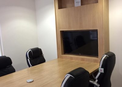 bespoke-office-furniture-gloucestershire